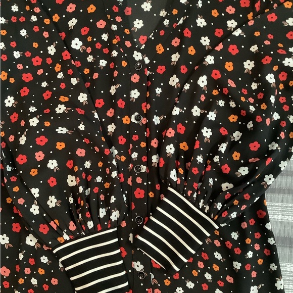 CAbi Women's Cheerful Blouse - Picture 5 of 6